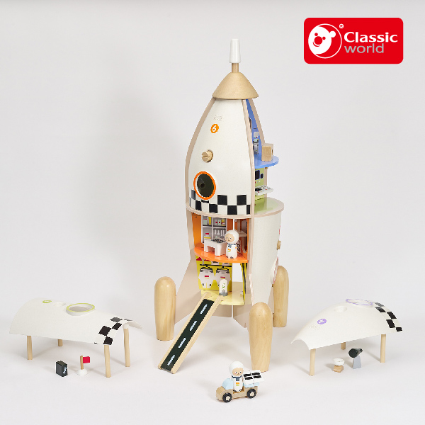 小小太空人❤可可宇宙探險號 Pretend Play Rocket｜配件最多的玩具火箭．適合3歲以上【德國Classic World客來喜經典木玩】 classic world,德國木玩具,德國玩具,客來喜,德國客來喜,德國classicworld,classicworld,classicworld台灣代理,classicworld獨家代理,德國設計玩具,玩具,木玩,經典木玩,木製玩具,木質玩具,兒童玩具,寶寶玩具,益智,益智玩具,安全玩具,無甲醛,零甲醛,無毒,環保漆,手眼協調,視覺發展玩具,智能發展玩具,邏輯玩具,火箭,火箭玩具,木製火箭,