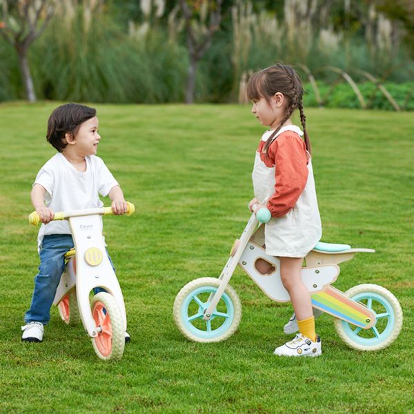 粉紅滑步車 Balance Bike｜椅座高度可調整．適合3歲以上【德國Classic World客來喜經典木玩】 classic world,德國木玩具,德國,客來喜,德國客來喜,德國classicworld,classicworld,classicworld台灣代理,classicworld獨家代理,德國設計玩具,玩具,木玩,經典木玩,木製玩具,木質玩具,兒童玩具,寶寶玩具,益智,益智玩具,安全玩具,無甲醛,零甲醛,無毒,環保漆,手眼協調,視覺發展玩具,智能發展玩具,視覺專注,抓握力,交通工具,創意力,想像