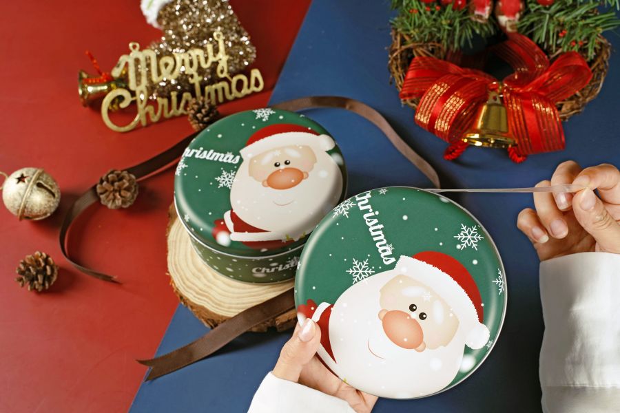 【聖誕限定】ㄛ店耶誕鹿比烤餅鐵盒．原味鹿比/可可鹿比 (超好吃!!!一定要給自己留一盒!!!) 聖誕禮盒, 聖誕限定, 鹿比烤餅, 耶誕限定, 聖誕交換禮物, 聖誕餅乾, 手工餅乾, 燕麥餅乾, 健康餅乾, 聖誕送禮, 聖誕鐵盒, 原味鹿比, 可可鹿比, 聖誕派對點心