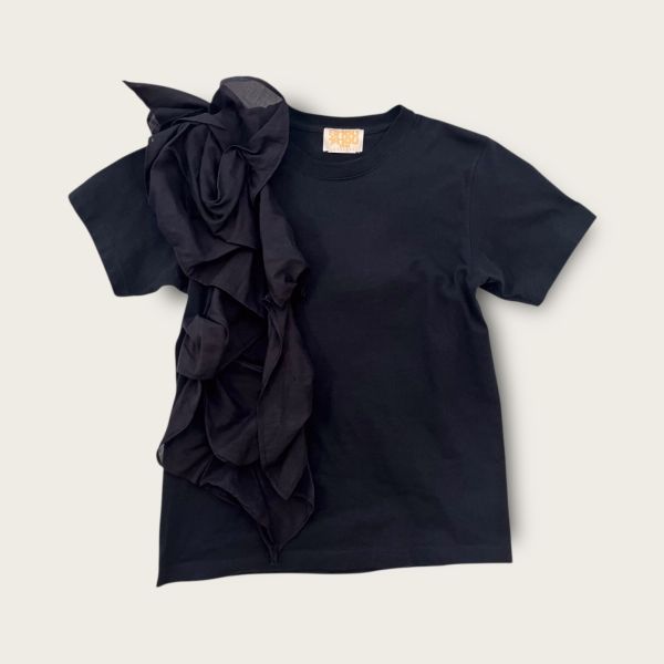 no.104 #雲朵花立裁造型上衣 造型上衣, 雲朵造型T-shirt, 台灣設計, 手作衣服, 重磅純棉T恤, 百搭短袖, 高腰褲搭配, 手繪服飾, 春夏上衣推薦