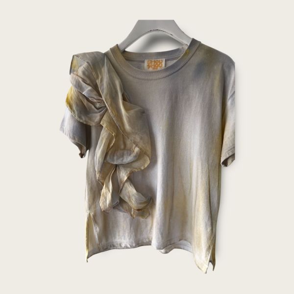no.157 #雲朵花立裁手繪短版上衣 短版上衣, 雲朵造型T-shirt, 台灣設計, 手作衣服, 重磅純棉T恤, 百搭短袖, 高腰褲搭配, 手繪服飾, 春夏上衣推薦