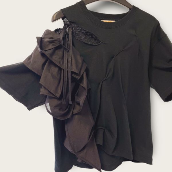 no.293 #雲朵花立裁造型短版上衣 短版上衣, 雲朵造型T-shirt, 台灣設計, 手作衣服, 重磅純棉T恤, 百搭短袖, 高腰褲搭配, 手繪服飾, 春夏上衣推薦