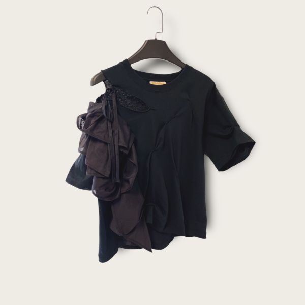 no.293 #雲朵花立裁造型短版上衣 短版上衣, 雲朵造型T-shirt, 台灣設計, 手作衣服, 重磅純棉T恤, 百搭短袖, 高腰褲搭配, 手繪服飾, 春夏上衣推薦