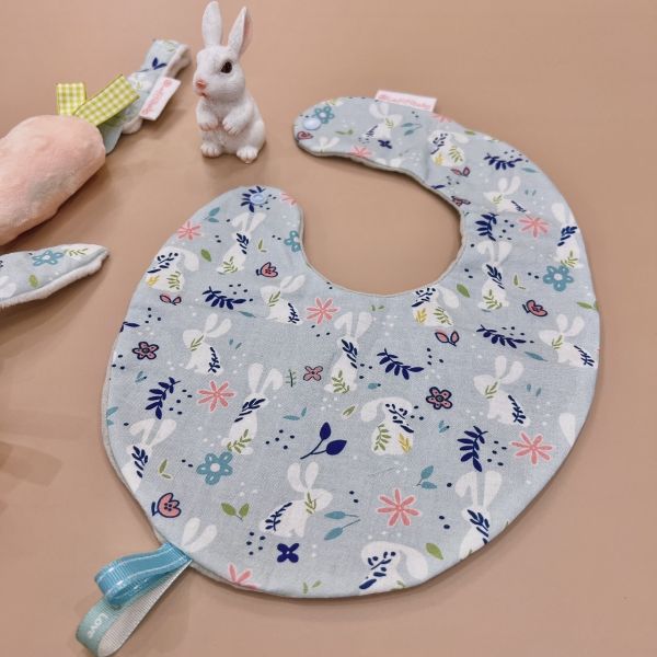 Bunny playground Baby Full-Month Shower Gift Box Baby Bib Baby Rattle Handbell Baby Full-Month Shower Gift Box