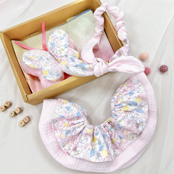 Butterfly Baby Full-Month Shower Gift Box Baby Bib,  Pacifier chain Set,baby gift,Baby Full-Month Shower Gift Box