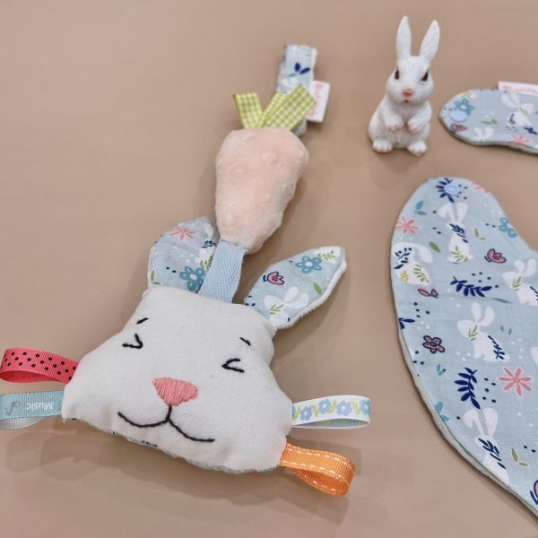 Bunny playground Baby Full-Month Shower Gift Box Baby Bib Baby Rattle Handbell Baby Full-Month Shower Gift Box