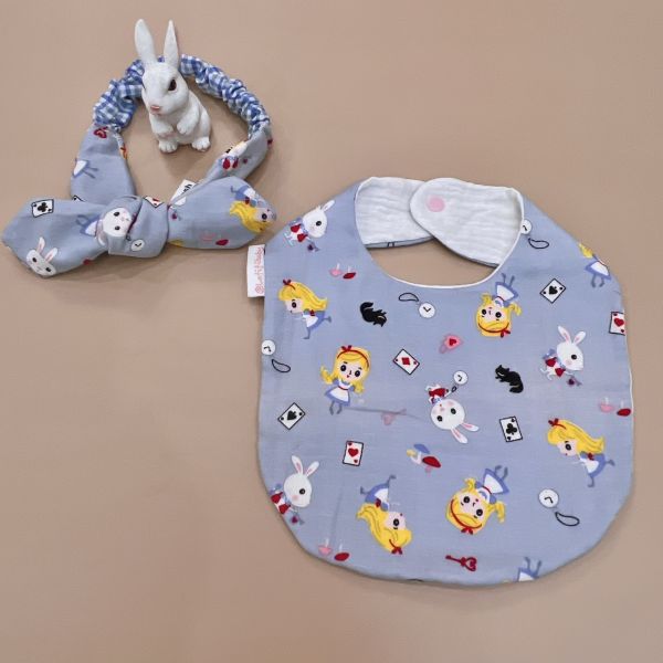 【圍兜髮帶組】甜夢愛麗絲 可選禮盒包裝代寫卡片 彌月禮盒,新生兒禮物首選,寶寶髮帶,寶寶圍兜