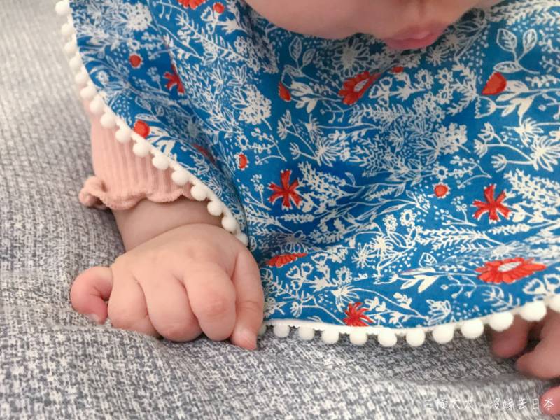 三橫太太推薦【藍色花園系列】造型圍兜 彌月禮盒,樂霏菲手作嬰幼兒精品,lafifibaby,圍兜