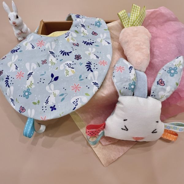 Bunny playground Baby Full-Month Shower Gift Box Baby Bib Baby Rattle Handbell Baby Full-Month Shower Gift Box