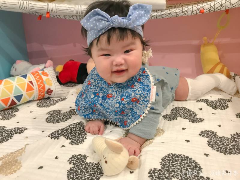 三橫太太推薦【藍色花園系列】造型圍兜 彌月禮盒,樂霏菲手作嬰幼兒精品,lafifibaby,圍兜