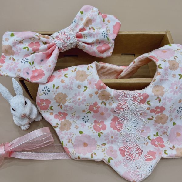 Floral Baby Full-Month Shower Gift Box Baby Bib,  Babies’ hairband Set