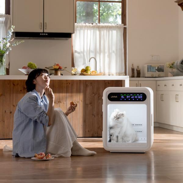 《超早鳥優惠價 | 只有６０台》【Jirpet 中型巔峰旗艦 掃風快乾烘毛室】 搭載全新動態掃風設計，讓氣流持續移動、均勻翻動毛髮，透過更高效的掃風快乾體驗，讓毛孩在更短時間內完成吹乾，為追求效率與旗艦性能的使用需求，帶來更進階的全方位毛髮護理體驗！ 寵物烘乾機
毛髮乾燥機
寵物護理用品
毛髮護理工具
狗狗吹風機
貓咪毛髮護理
速乾寵物毛巾
溫風寵物吹風機
靜音寵物烘毛機
持久高功率烘毛機