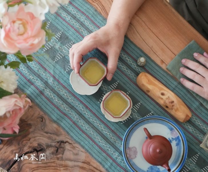 早期一廠內釉外朱八角杯 茶具,茶文化,茶藝,茶道,茶日子,生活,美學,茶,易錕茶堂,易錕,道具,好茶,瀝水,京都,古,古代,茶席