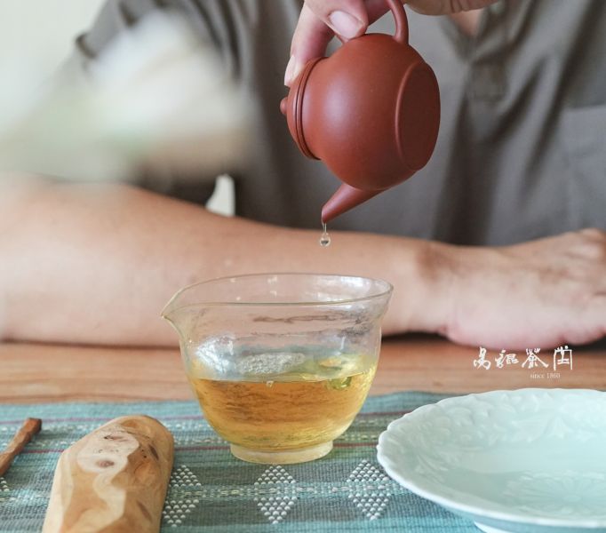 早期一廠內釉外朱八角杯 茶具,茶文化,茶藝,茶道,茶日子,生活,美學,茶,易錕茶堂,易錕,道具,好茶,瀝水,京都,古,古代,茶席