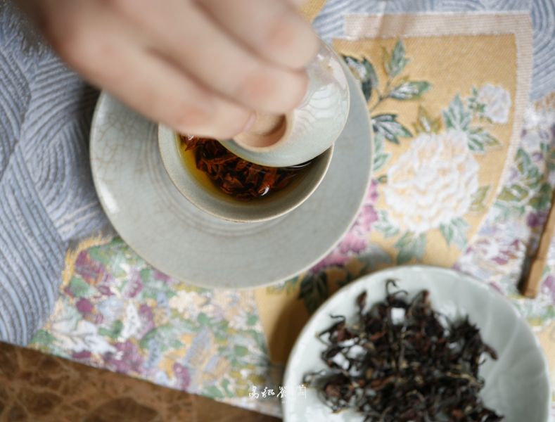 沁蜜東美(荔枝桂花香) 嫩芽,紅茶,紅茶,東方美人,花蜜香,果香,易錕茶堂,茶,下午茶,點心,台灣茶,花香,健康,有機,生活儀式,荔枝