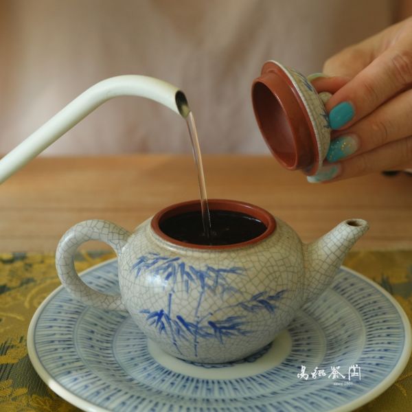 夜語烏龍 茶葉,烏龍茶,茶園,茶,易錕茶堂,花香,夜來香,炭焙,柔,高山,自然農法,有機