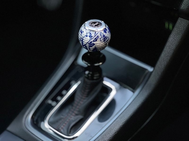 SUYA Shift Knobs and CVT Shift Lever (Luxurious Carbon) 