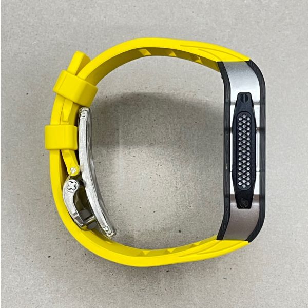 Apple Watch 10 RSC-Carbon 46mm 黑銀碳纖維手錶殼(黃色錶帶) Apple Watch手錶殼,Apple Watch不鏽鋼殼,Apple Watch保護殼,Apple Watch鋁合金殼,Apple Watch鈦合金殼,Apple Watch碳纖維殼,Apple Watch石英纖維,Apple Watch透明錶殼,Apple Watch水晶錶殼,Apple Watch錶帶