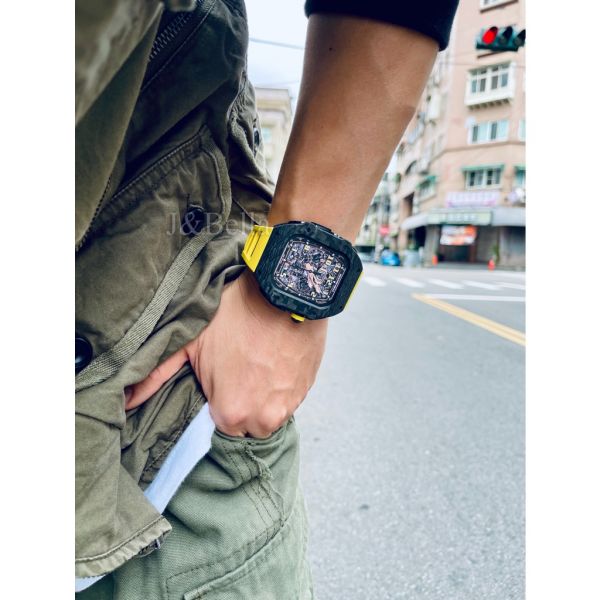 Apple Watch RSC-Carbon Ultra 49mm 黑色碳纖維手錶殼(黃色錶冠+黃色橡膠錶帶) Apple Watch手錶殼,Apple Watch不鏽鋼殼,Apple Watch保護殼,Apple Watch鋁合金殼,Apple Watch碳纖維殼,Apple Watch透明錶殼,Apple Watch錶帶