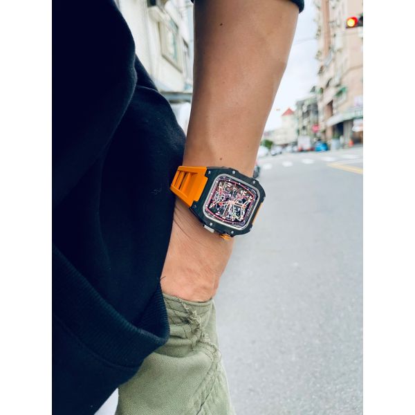 Apple Watch RSC-Carbon 44mm、45mm 黑色碳纖維銀框手錶殼(橘色錶冠雙環+橘色橡膠錶帶) Apple Watch手錶殼,Apple Watch不鏽鋼殼,Apple Watch保護殼,Apple Watch鋁合金殼,Apple Watch碳纖維殼,Apple Watch錶帶