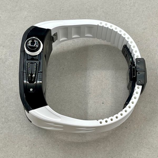 Apple Watch 10 RSC2-Carbon 46mm 黑色碳纖維手錶殼(白色錶冠環+白色橡膠錶帶) Apple Watch手錶殼,Apple Watch不鏽鋼殼,Apple Watch保護殼,Apple Watch鋁合金殼,Apple Watch鈦合金殼,Apple Watch碳纖維殼,Apple Watch石英纖維,Apple Watch透明錶殼,Apple Watch水晶錶殼,Apple Watch錶帶