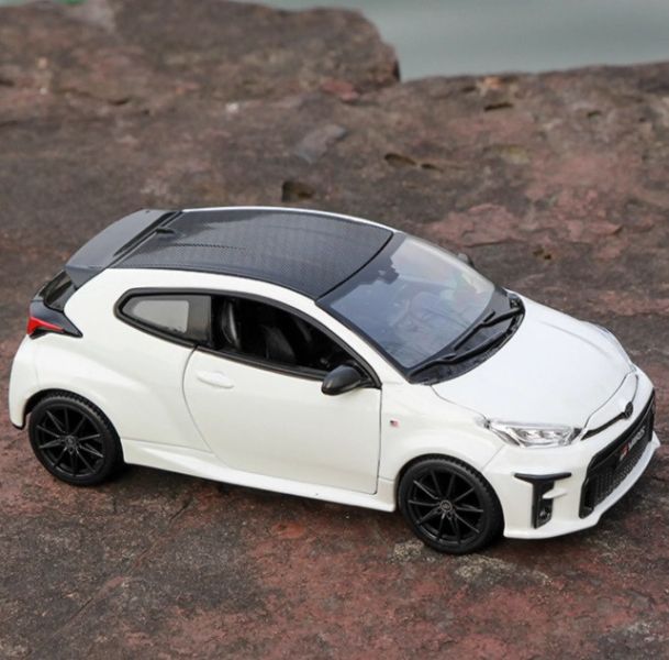 1/24 GR YARIS 暴力鴨 合金車 1:24 