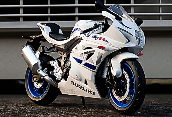 彩珀 1/12 SUZUKI GSX-R1000 阿魯 1000 重機模型 