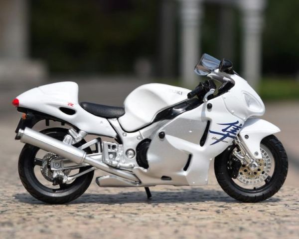 1:18 SUZUKI GSX1300 隼 