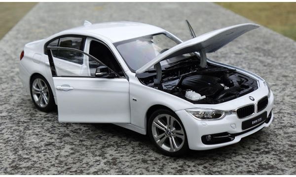 BMW 335 1/24 合金車 