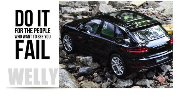 保時捷 MACAN 1/24 合金車 