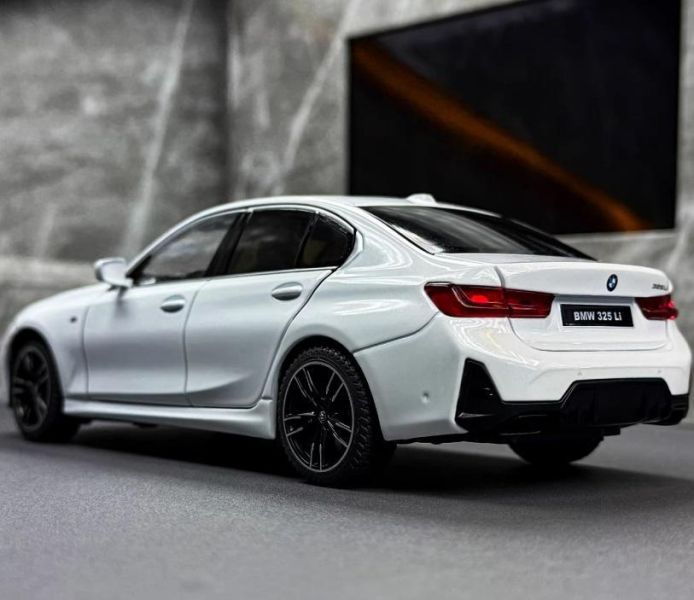 1:24 BMW 3系列 335 G20 1/24 合金車 