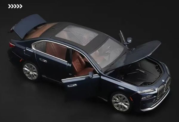 1:24 BMW I7 旗艦房車 合金車 