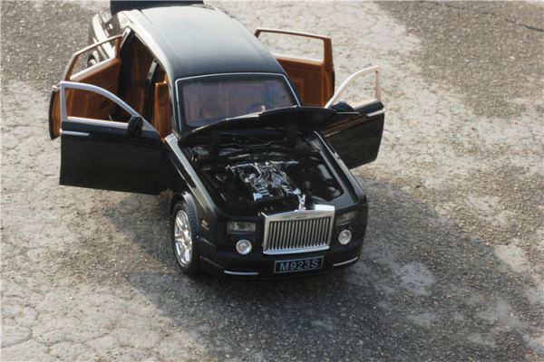 勞斯萊斯 幻影 Rolls-Royce 1/24 合金車 