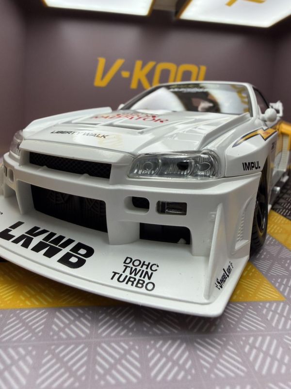 1:18 爆走改裝版 GTR 合金車 