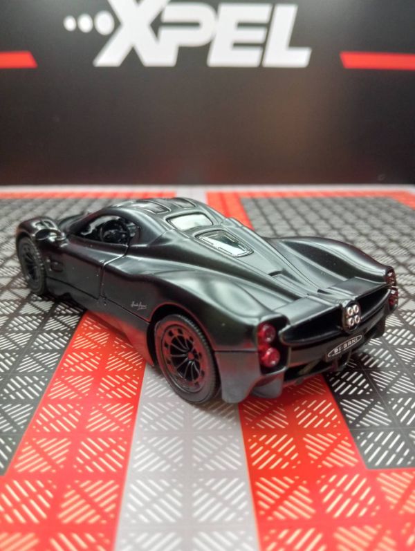 1/36 帕加尼 烏托邦 Pagani Utopia 1:36 