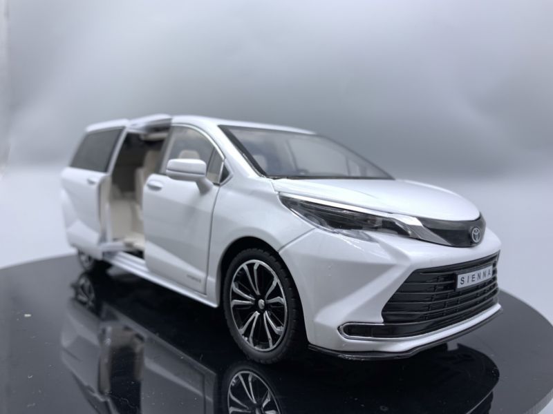 1/24 豐田 SIENNA 豪華休旅 阿法兄弟車 