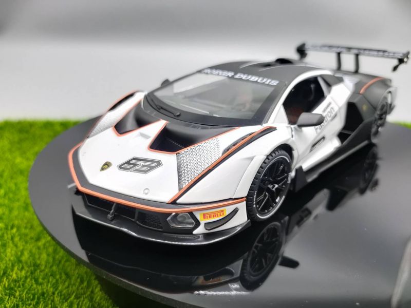 1/24 藍寶堅尼 SCV12 