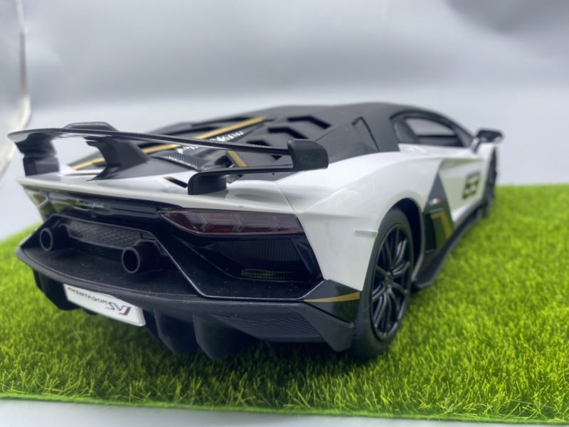 1:14 藍寶堅尼 大牛 SV SVJ 遙控車 