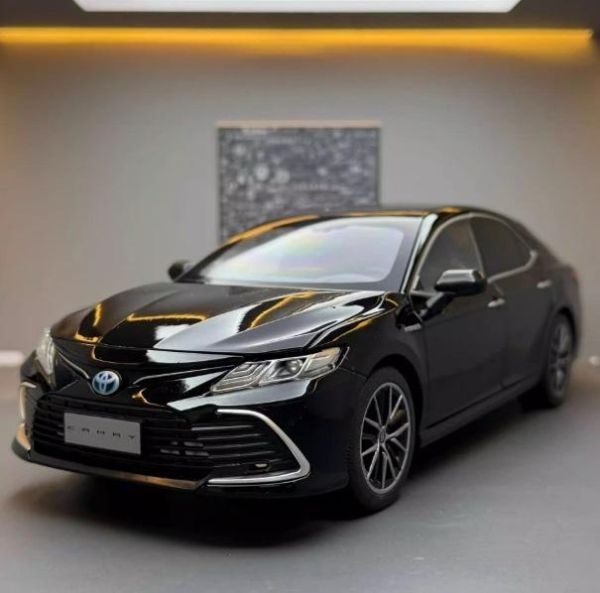 1:18 toyota Camry 凱美瑞 合金車 1/18 