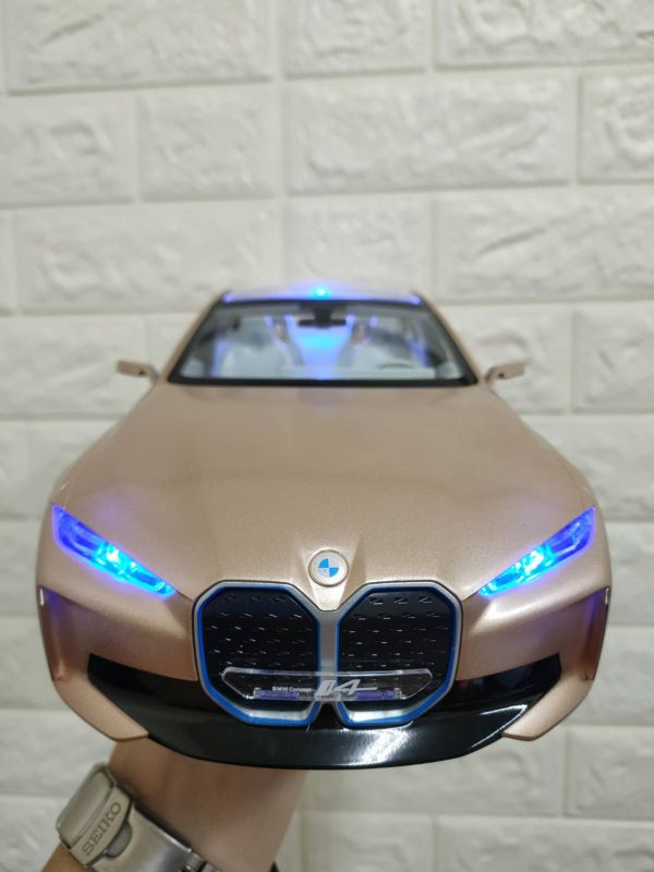 BMW 授權 I4 遙控車 