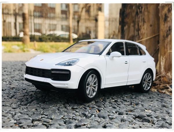 1/24 保時捷 cayenne 卡宴 合金車 