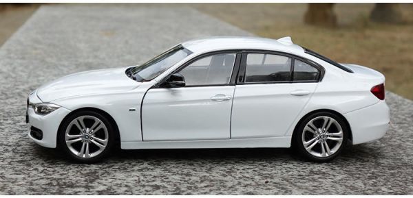 BMW 335 1/24 合金車 