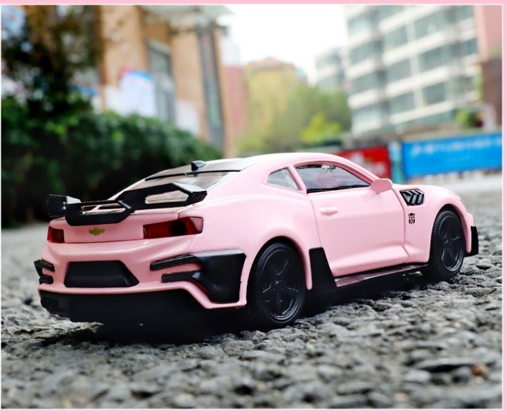 1:32 雪佛蘭 科邁羅 1/32 粉色軍團 合金車 跑車 