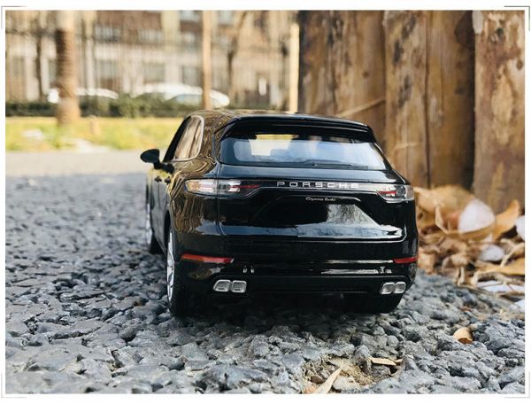1/24 保時捷 cayenne 卡宴 合金車 