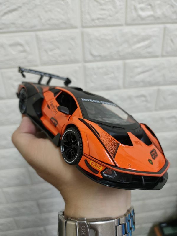 1/24 藍寶堅尼 SCV12 