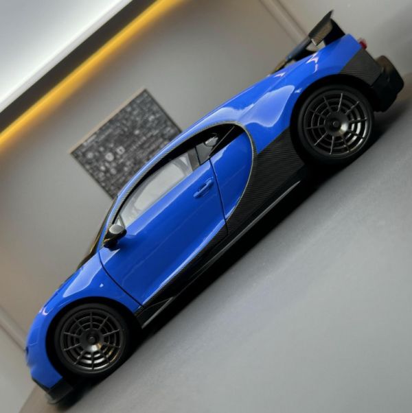 1/18 布加迪 凱龍 chiron pur sport 合金車 