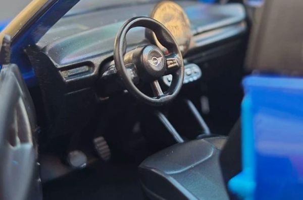 1:24  MINI Cooper SE 迷你 1/24 合金車 