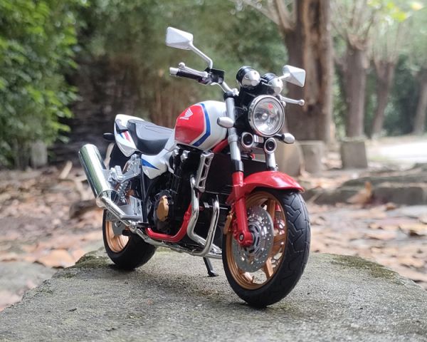 1/12 本田 CB1300SF 重機模型 