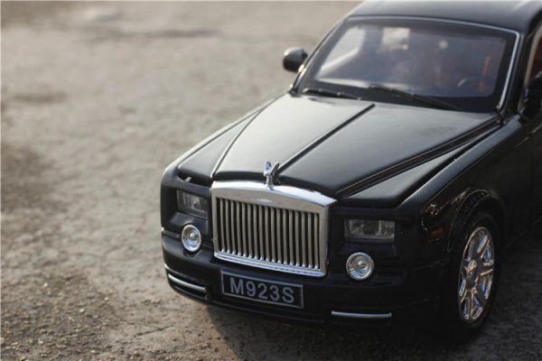 勞斯萊斯 幻影 Rolls-Royce 1/24 合金車 