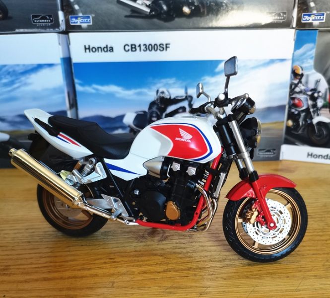 1/12 本田 CB1300SF 重機模型 